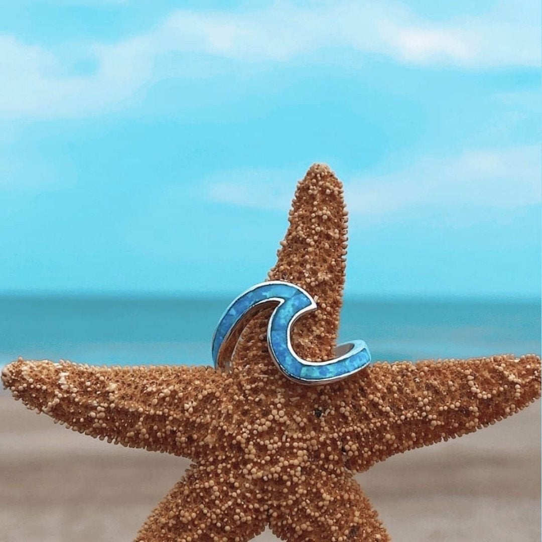 Bague Ondulée en Argent avec Opale Bleue