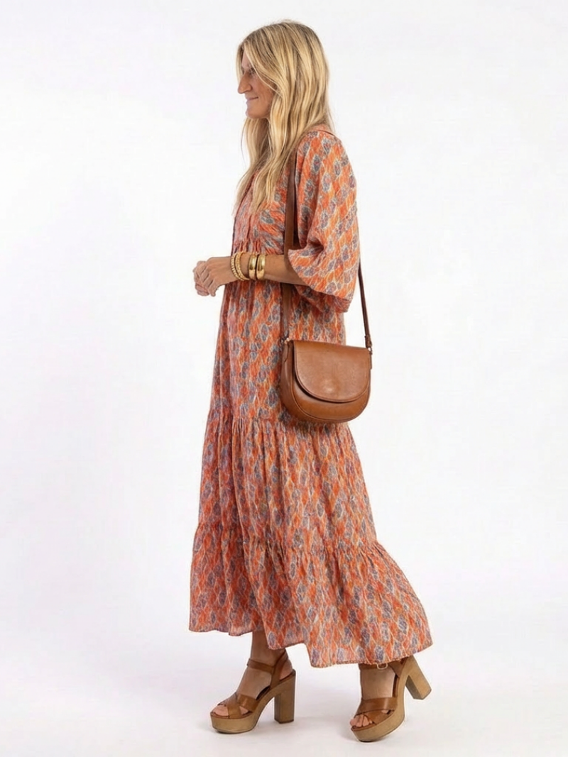Amara™ | Vestido Midi Geométrico con Cuello en V y Volantes