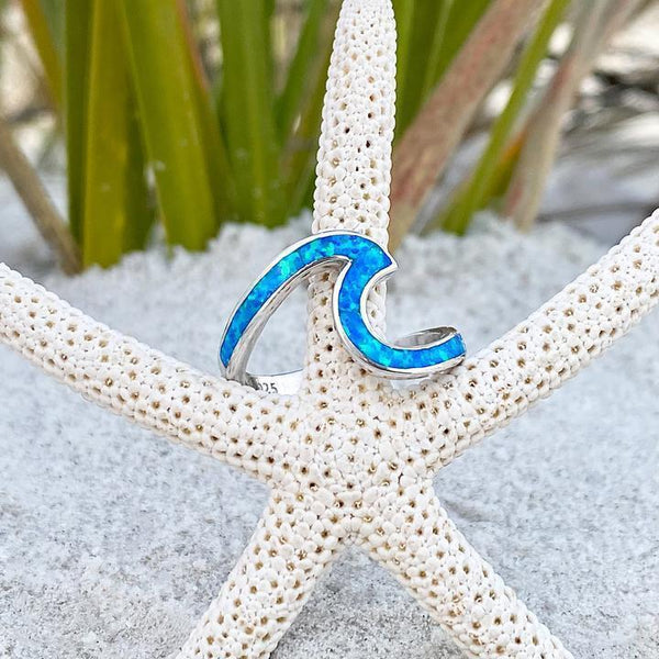Anillo Ondulado en Plata con Ópalo Azul