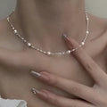 Collier élégant avec des perles lumineuses