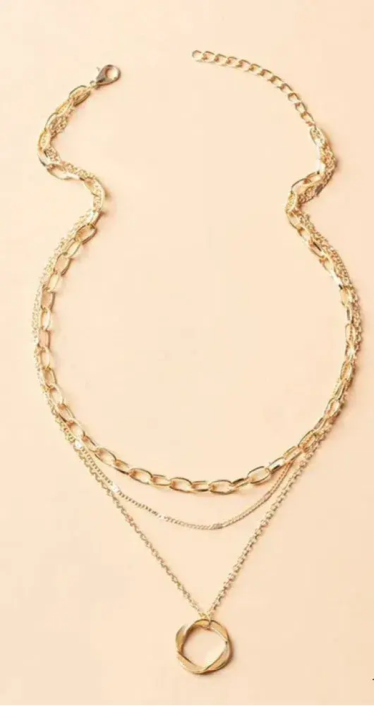 Collier classique en or à couches avec pendentif