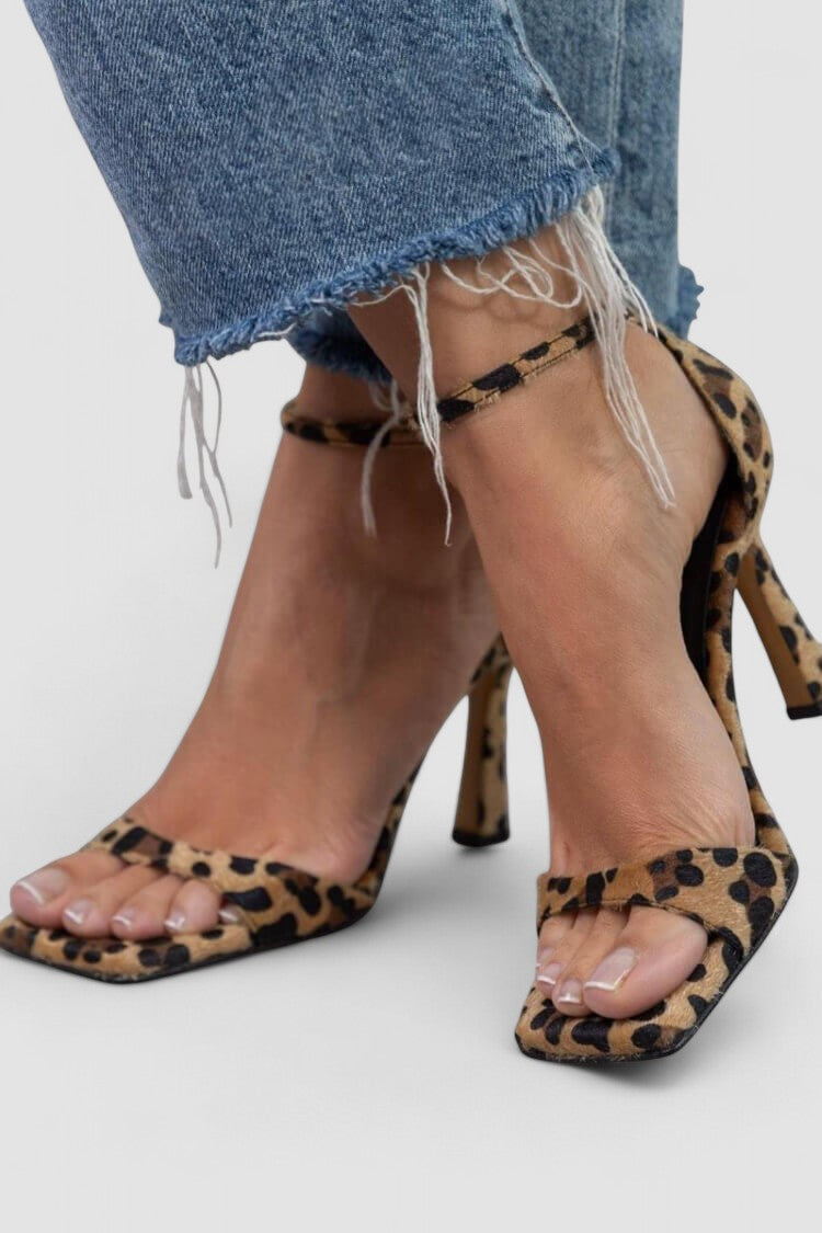 Júlia - Sandálias de salto alto com estampado leopardo