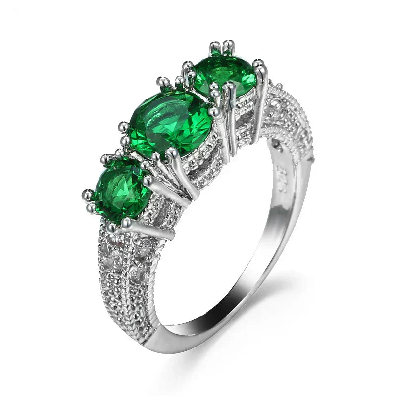 Bague Intemporelle avec Pierres d'Émeraude Brillantes