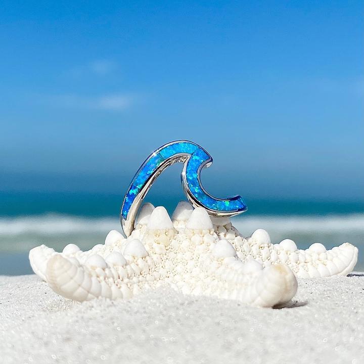 Bague Ondulée en Argent avec Opale Bleue