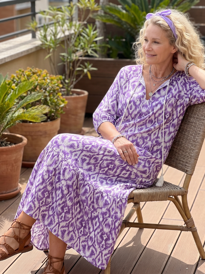 Penelope™ | Vestido Midi Estampado con Nudo y Pompones