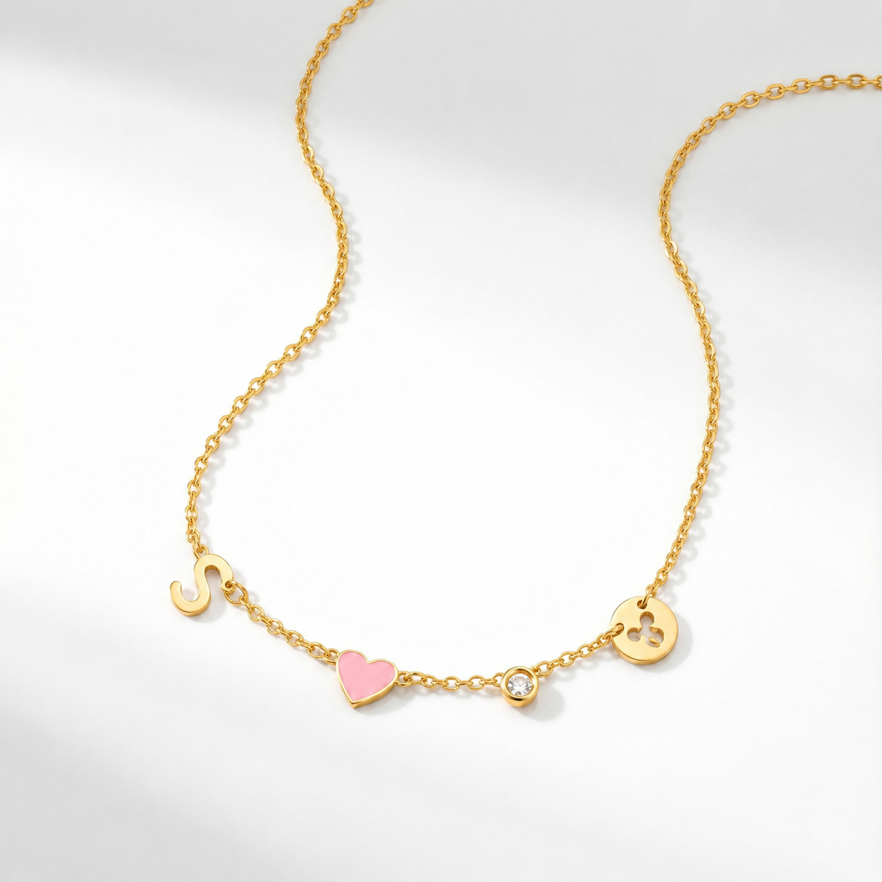 Blanca™ | Collar con Inicial en Forma de Corazón