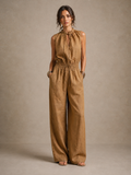 Carmen™ | Mono color camel con cuello alto anudado y pantalón de pierna ancha