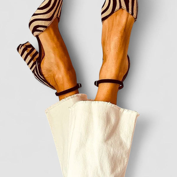 Zebrina - Sandálias com salto médio e padrão de zebra