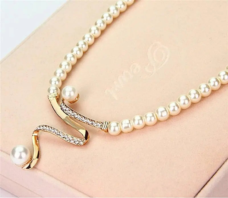 Conjunto Collar y Pendientes con Perlas Naturales
