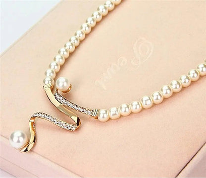 Conjunto Collar y Pendientes con Perlas Naturales