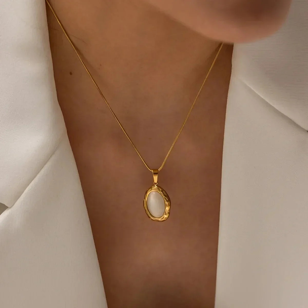 Collier Plaqué Or avec Opale Œil de Chat Ovale