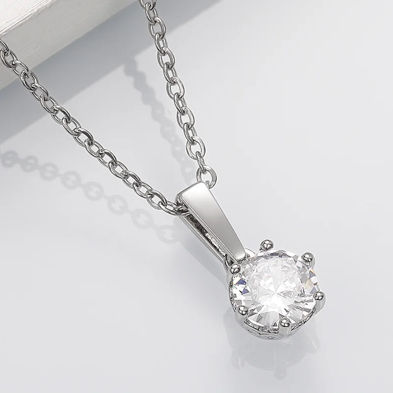 Collier Classique avec Pendentif en Zirconia