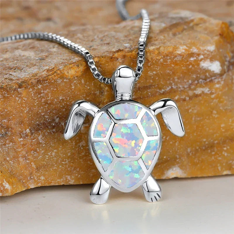 Pendentif Tortue en Opale de Feu Vert Vintage en Or