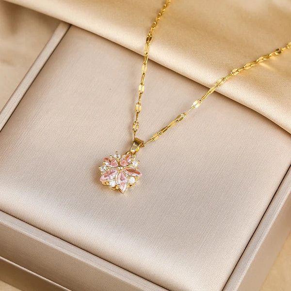 Collar Sakura Rosa Romántico en Acero Inoxidable