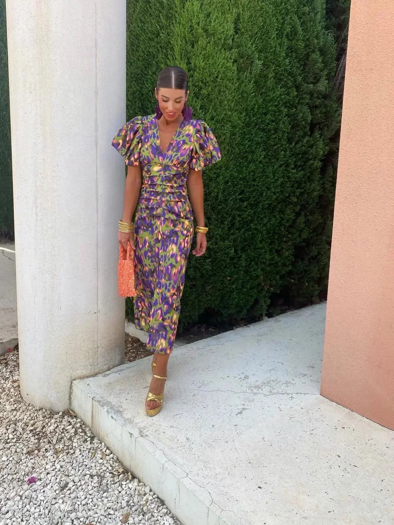 Vestido Lorena™ - Floral Midi Vibrante con Mangas Abullonadas