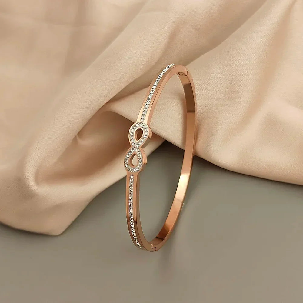Bracelet Rigide Infinity avec Cristaux Exclusifs