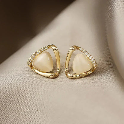 Boucles d'oreilles Sophistiquées Triangulaires avec Opale et Cristaux