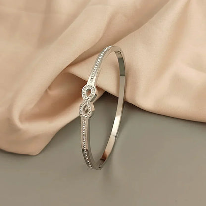 Bracelet Rigide Infinity avec Cristaux Exclusifs