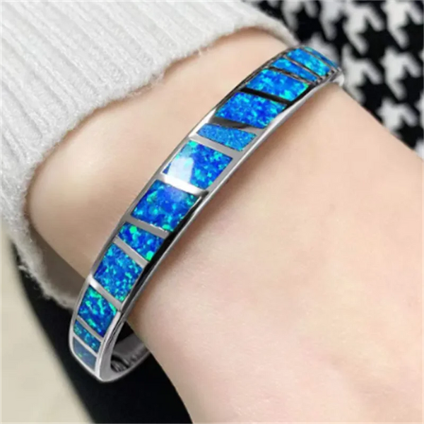 Pulsera ajustable de plata con ópalo azul fuego