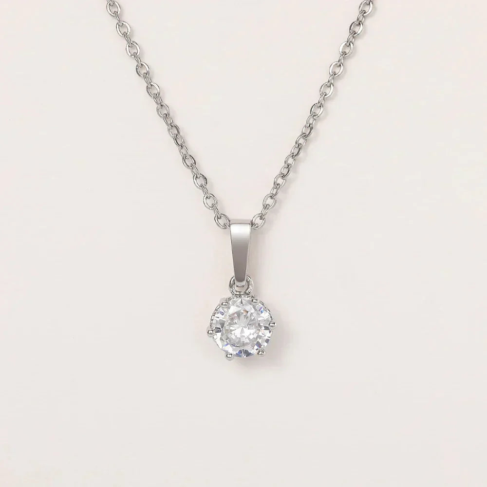 Collier Classique avec Pendentif en Zirconia