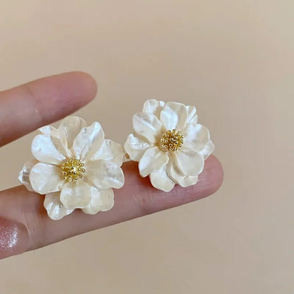 Boucles d'Oreilles Chic à Bouton en Acrylique Blanc