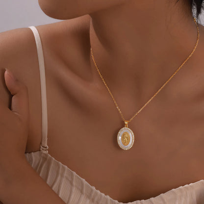 Collier avec Pendentif Ovale de la Vierge en Or