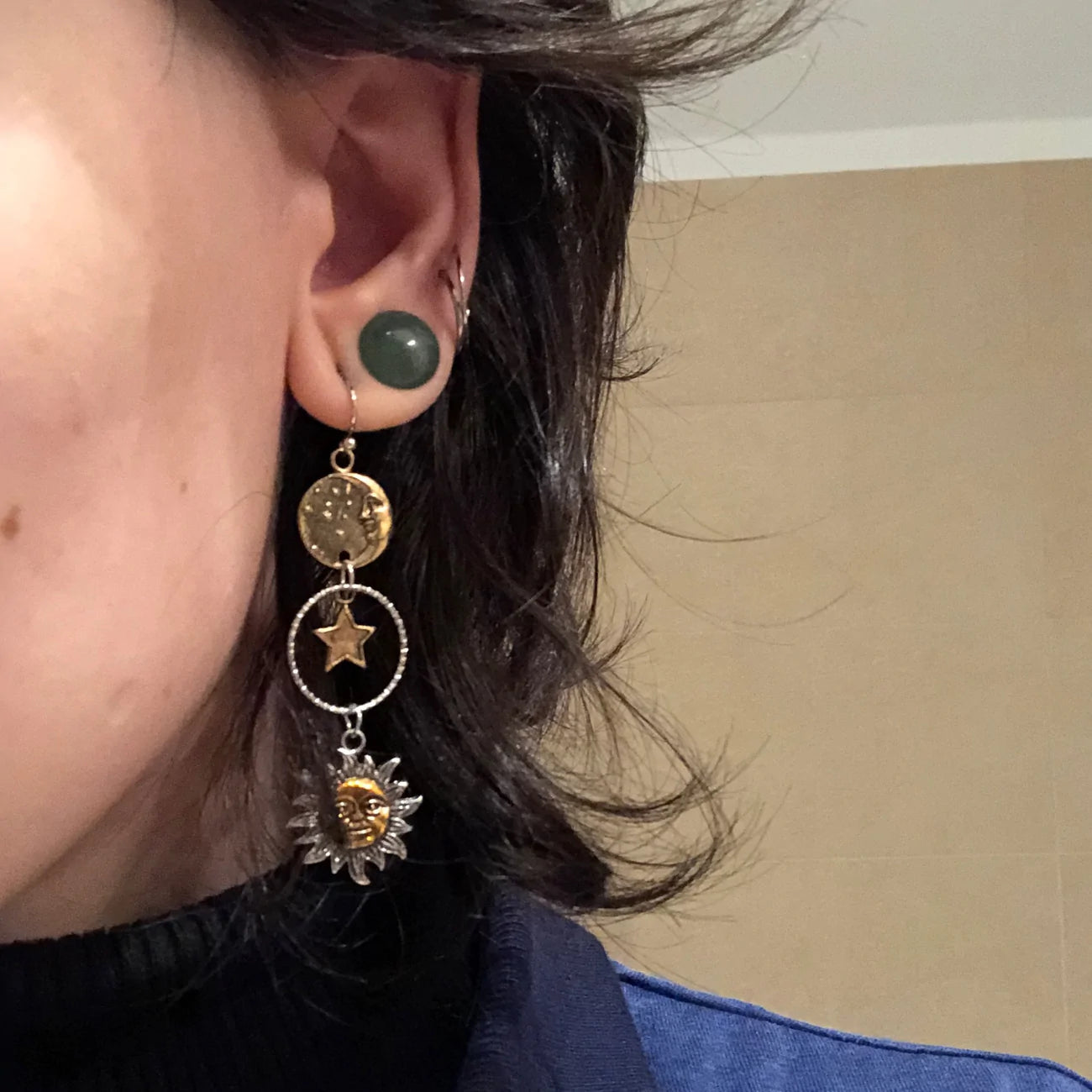 Boucles d'Oreilles Pendantes avec Pendentif Soleil et Lune