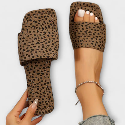 Blanca™ – Sandalia Safari Flat