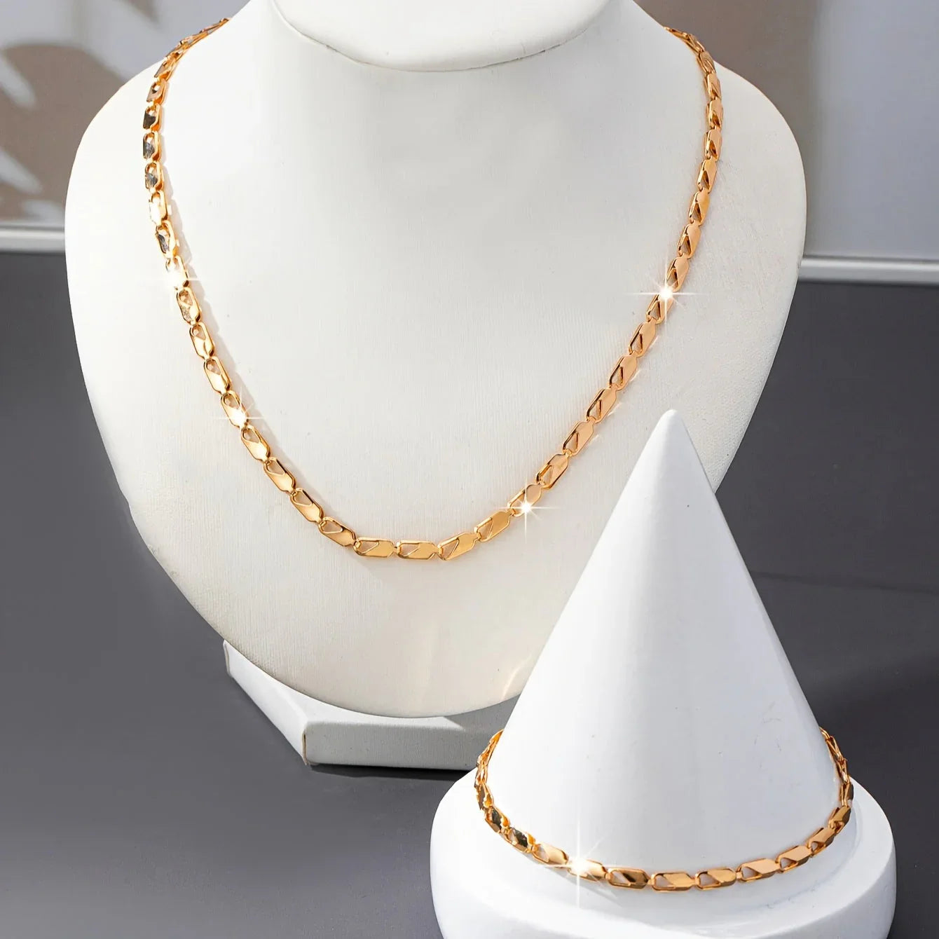 Ensemble Collier et Bracelet en Or 18K Élégant
