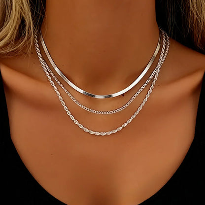 Collier Doré Multirangs Élégant