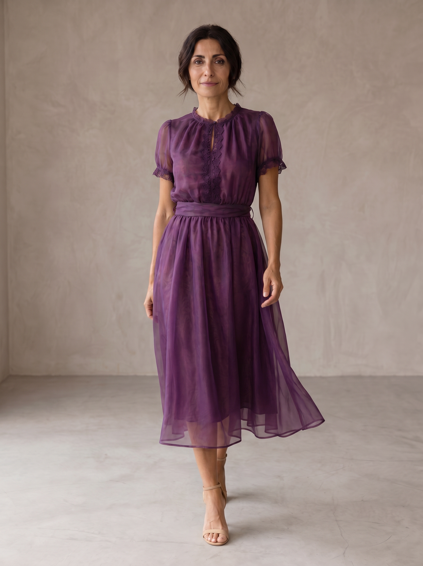 Flavia™ | Maxi Vestido con Escote en Gota y Ribete de Encaje Chiffon