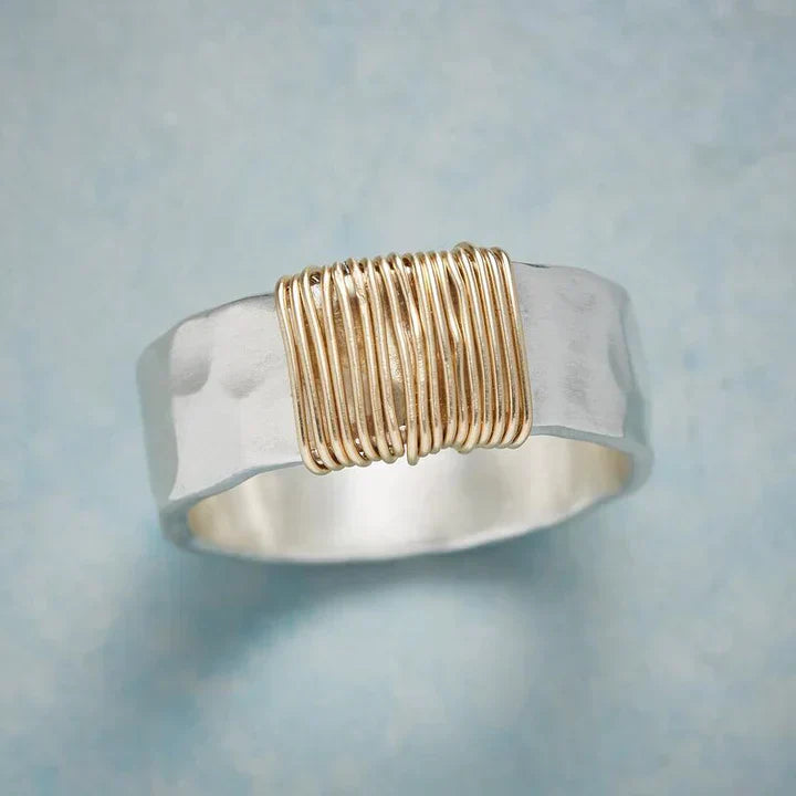 Bague vintage en or et argent intemporelle