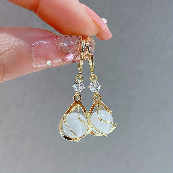 Pendientes Largos en Oro con Ópalo Blanco