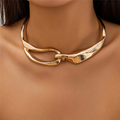 Collier en or avec texture audacieuse